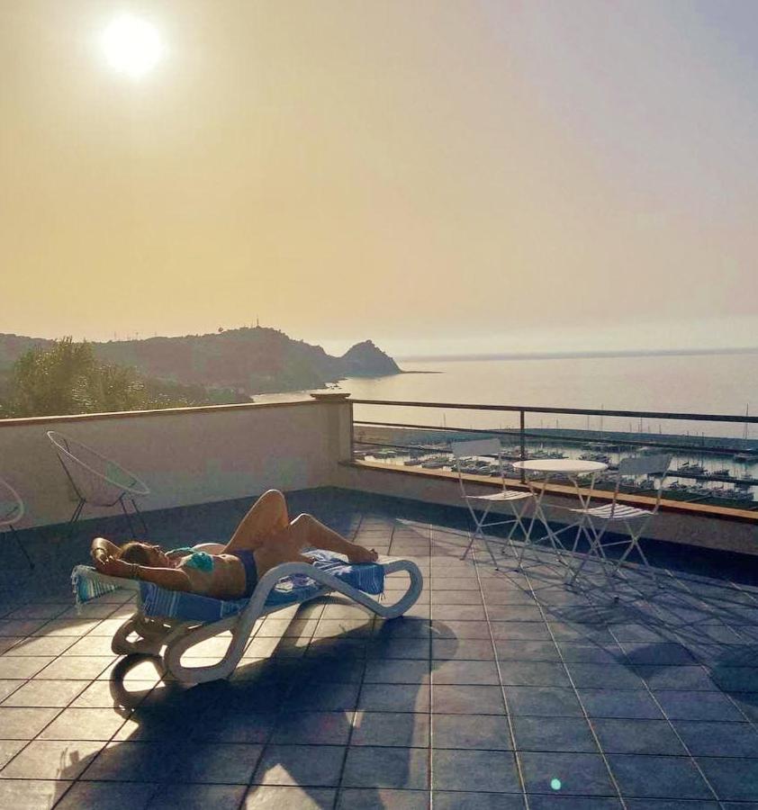 Magico Appartamenti Scafa - Marina Capo dʼOrlando Екстериор снимка