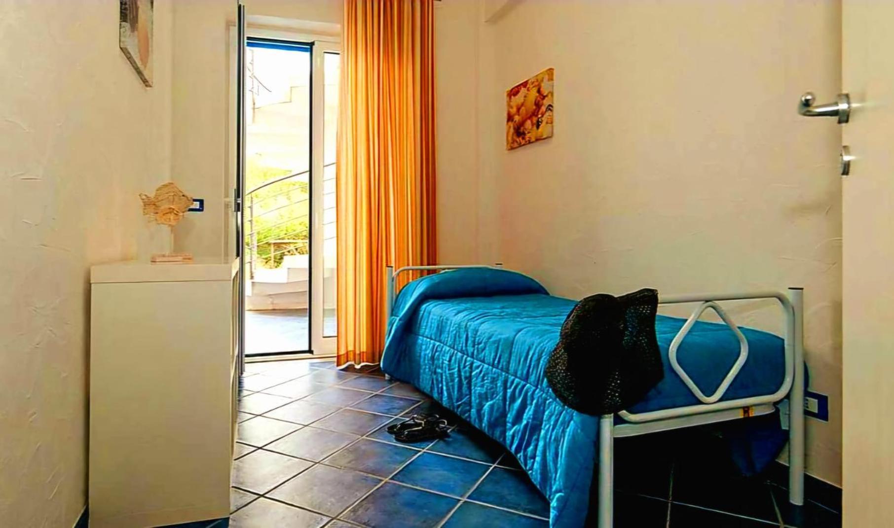 Magico Appartamenti Scafa - Marina Capo dʼOrlando Екстериор снимка