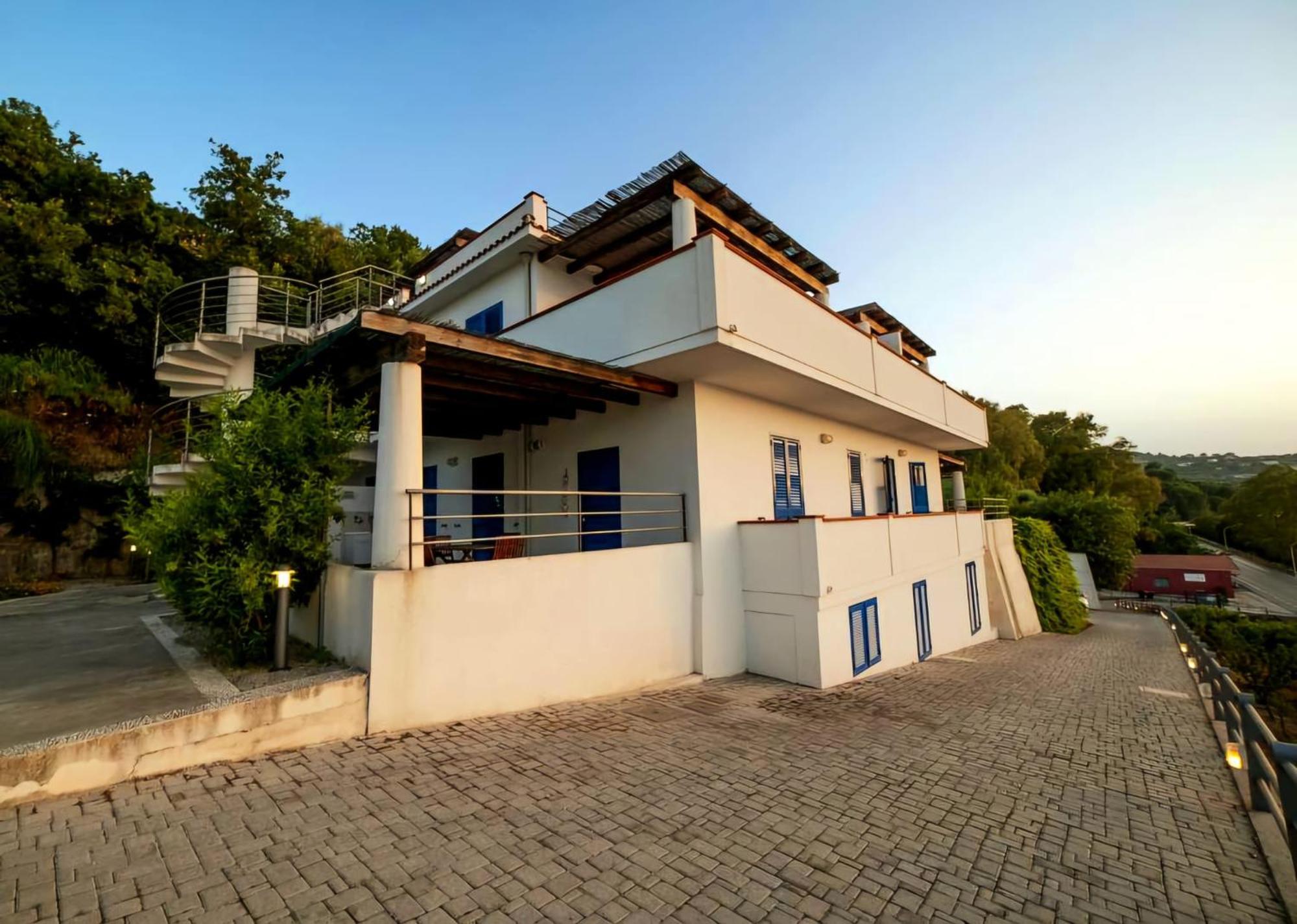 Magico Appartamenti Scafa - Marina Capo dʼOrlando Екстериор снимка
