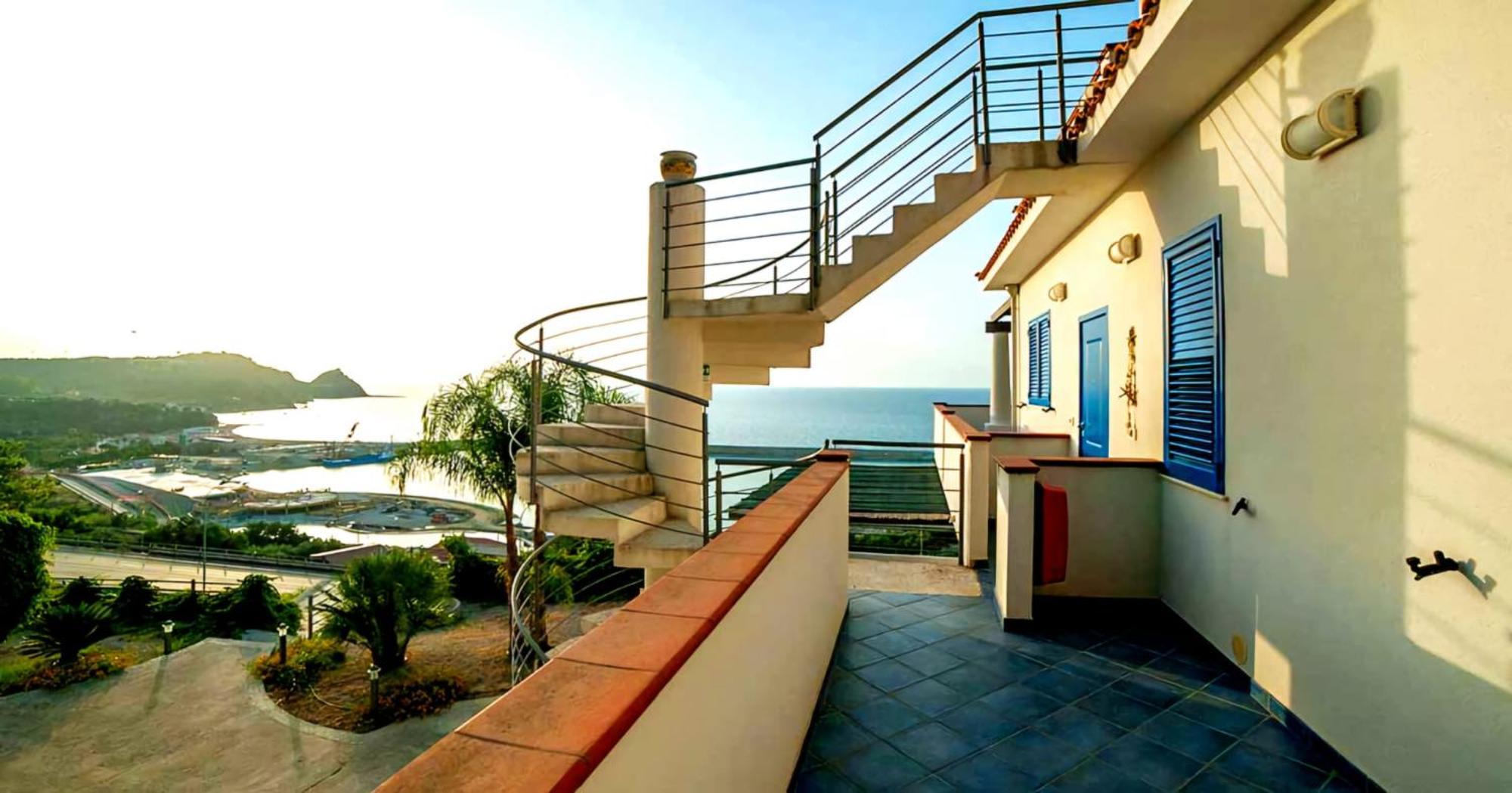 Magico Appartamenti Scafa - Marina Capo dʼOrlando Екстериор снимка