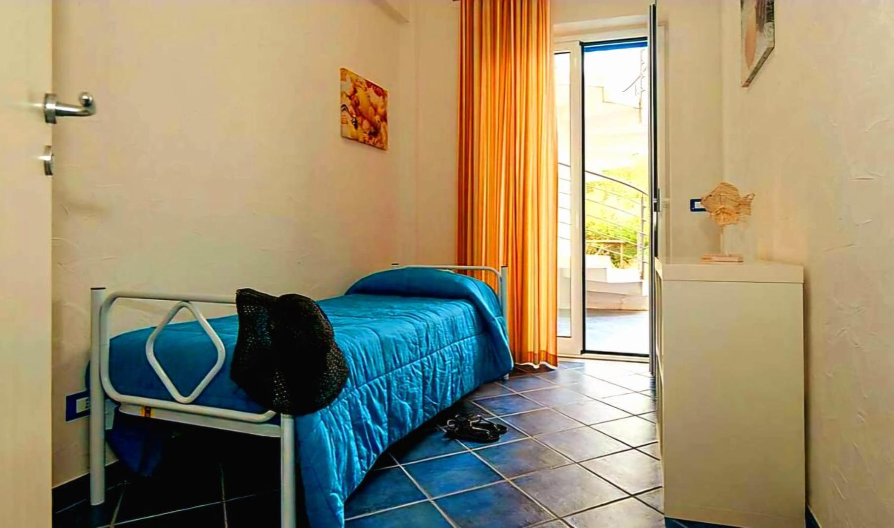 Magico Appartamenti Scafa - Marina Capo dʼOrlando Екстериор снимка