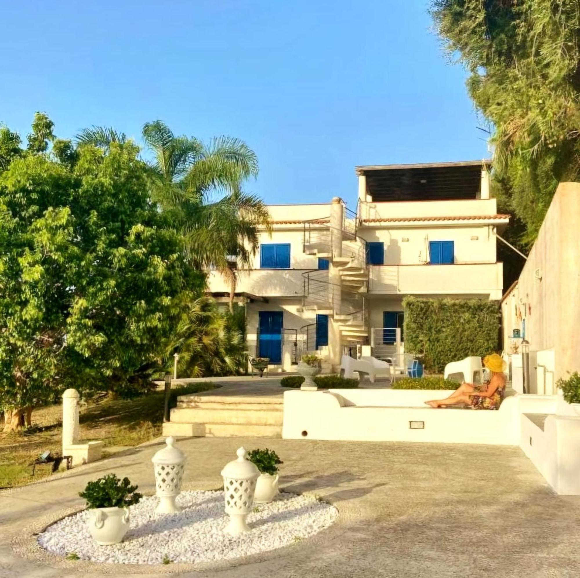 Magico Appartamenti Scafa - Marina Capo dʼOrlando Екстериор снимка
