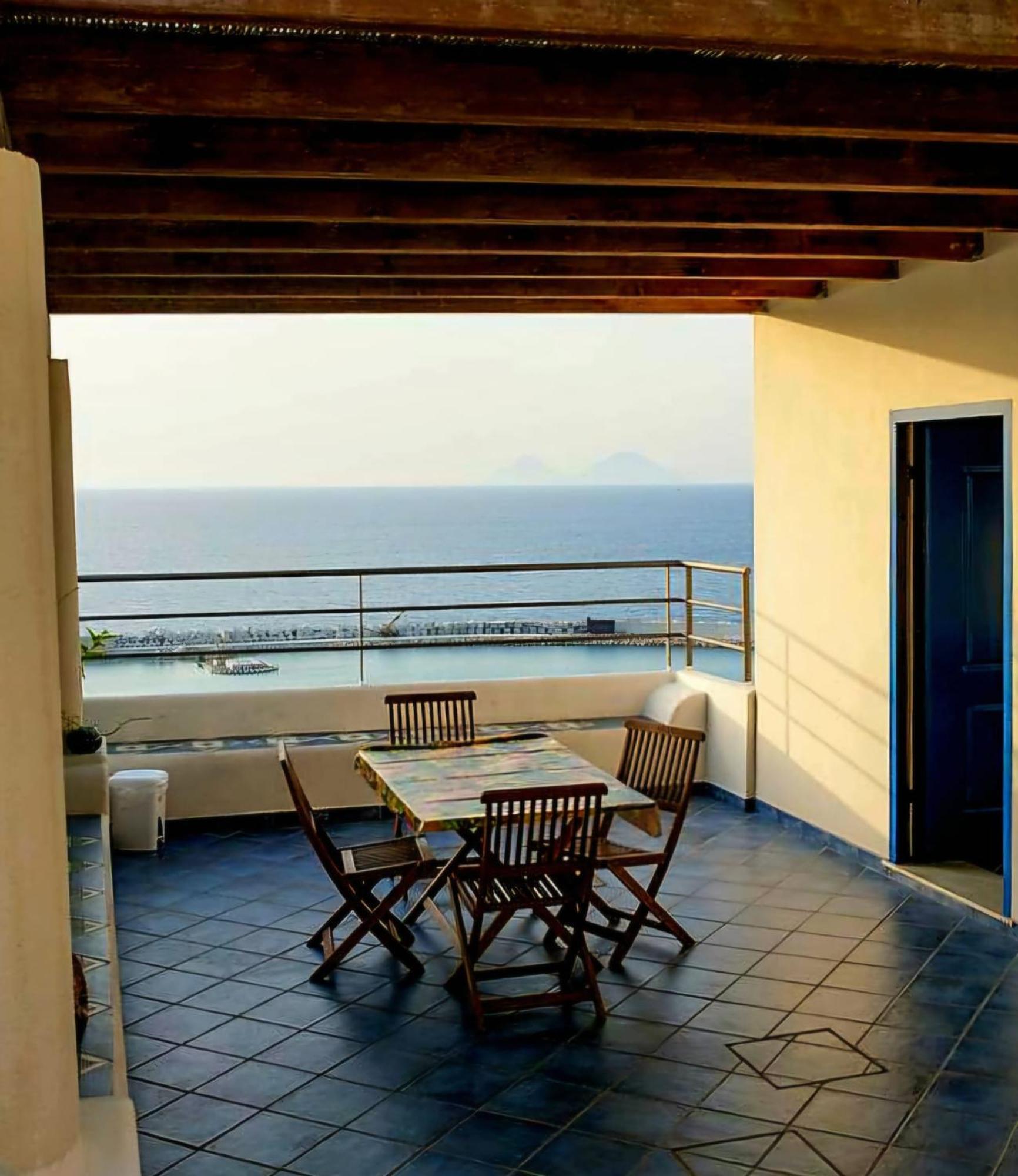 Magico Appartamenti Scafa - Marina Capo dʼOrlando Екстериор снимка