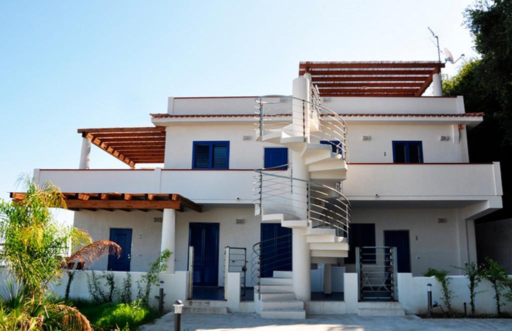 Magico Appartamenti Scafa - Marina Capo dʼOrlando Екстериор снимка