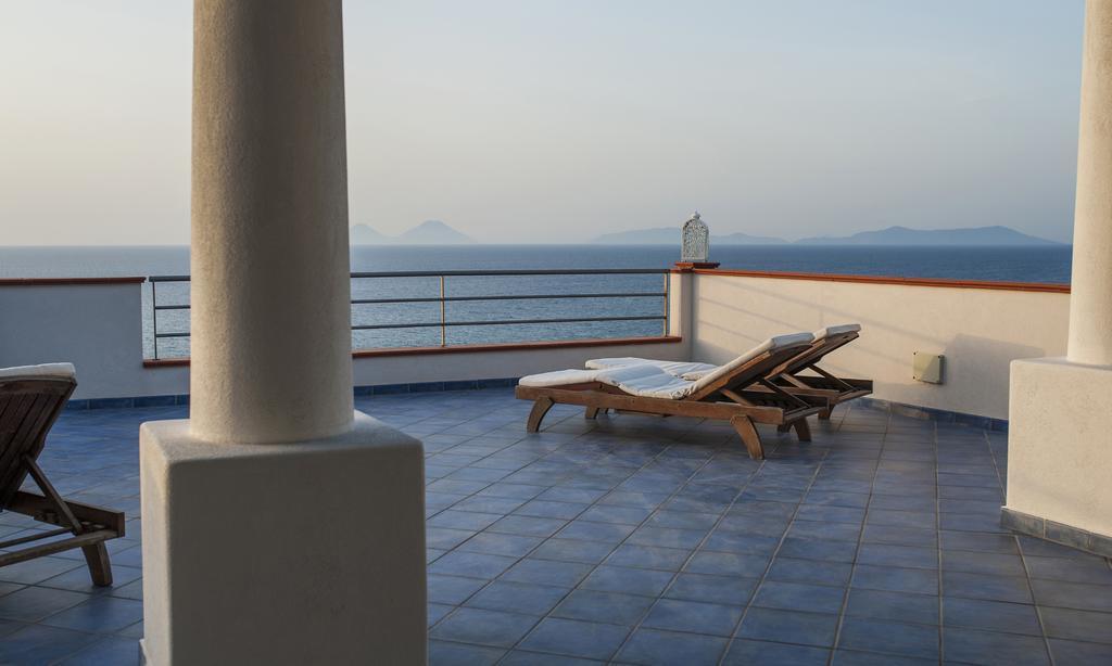 Magico Appartamenti Scafa - Marina Capo dʼOrlando Екстериор снимка