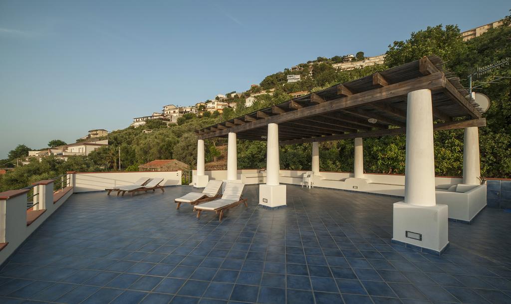 Magico Appartamenti Scafa - Marina Capo dʼOrlando Екстериор снимка