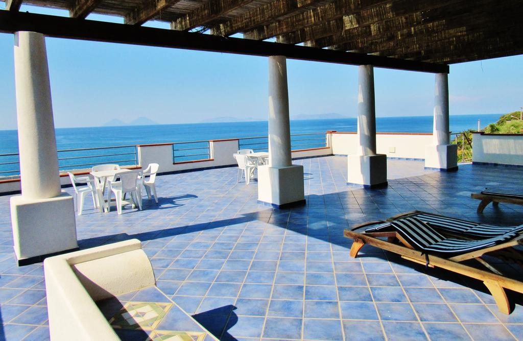 Magico Appartamenti Scafa - Marina Capo dʼOrlando Екстериор снимка